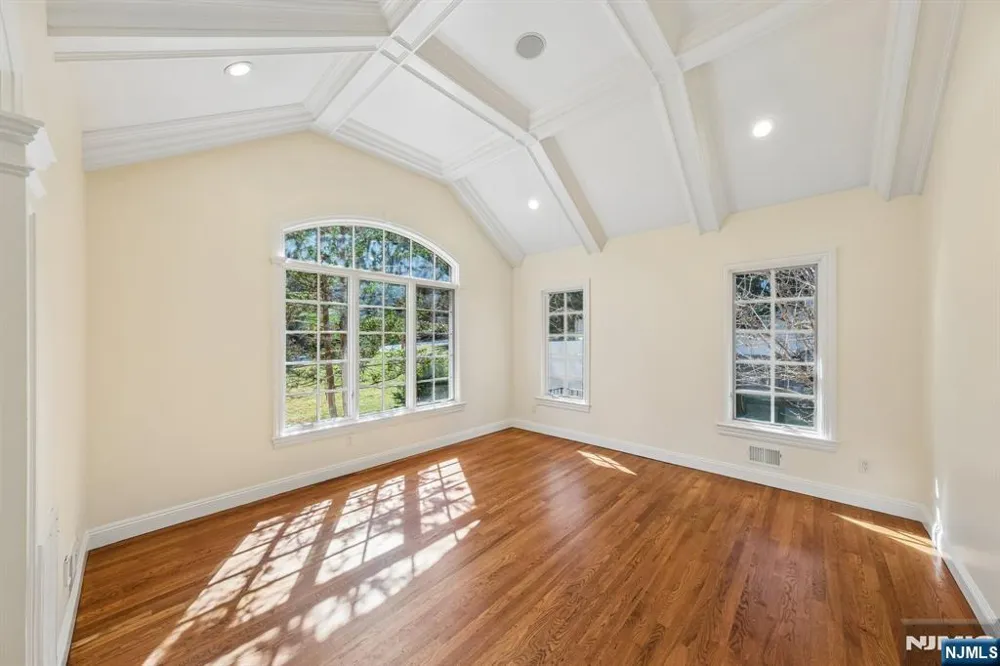 14 O Shaughnessy Lane Closter, NJ 07624