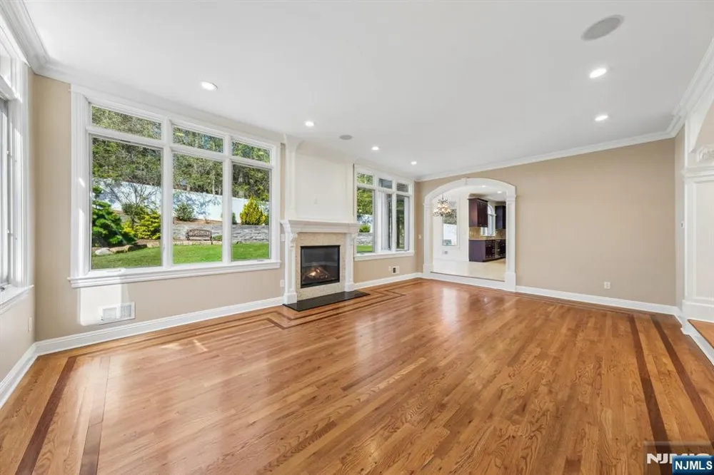 14 O Shaughnessy Lane Closter, NJ 07624