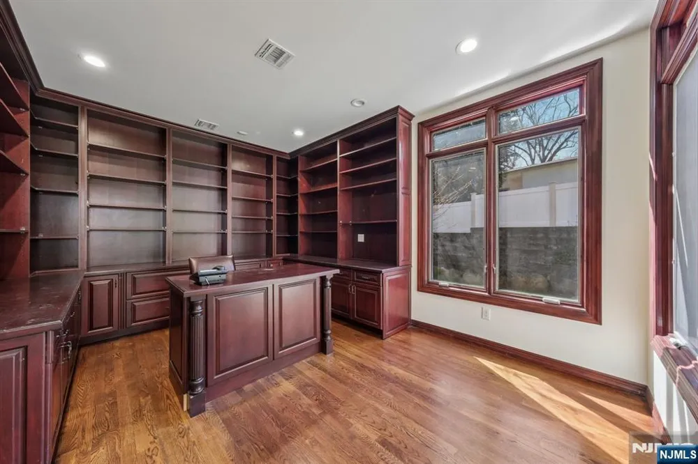 14 O Shaughnessy Lane Closter, NJ 07624