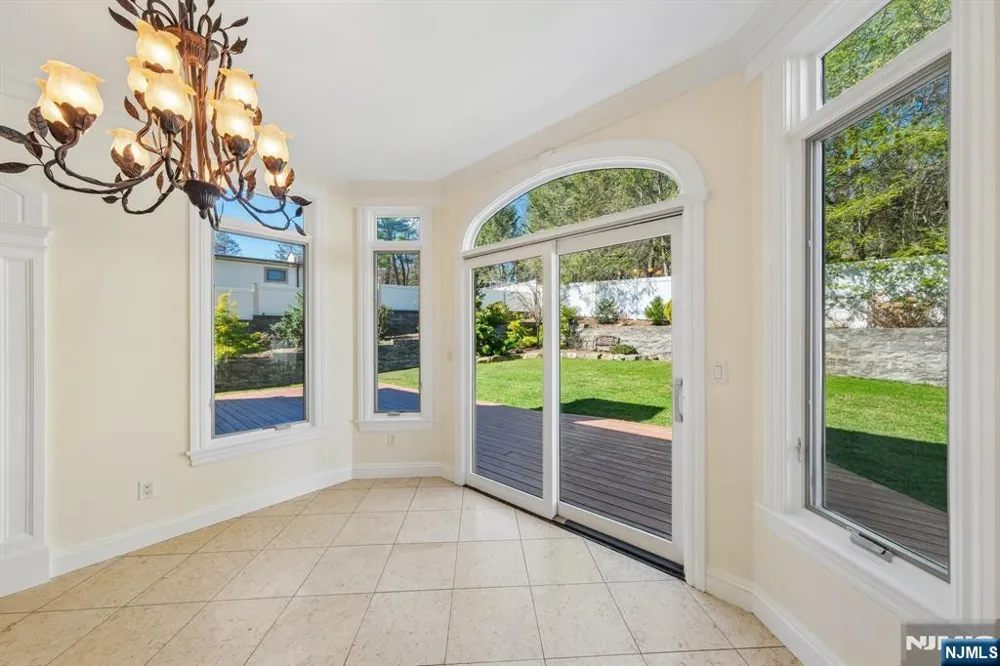 14 O Shaughnessy Lane Closter, NJ 07624