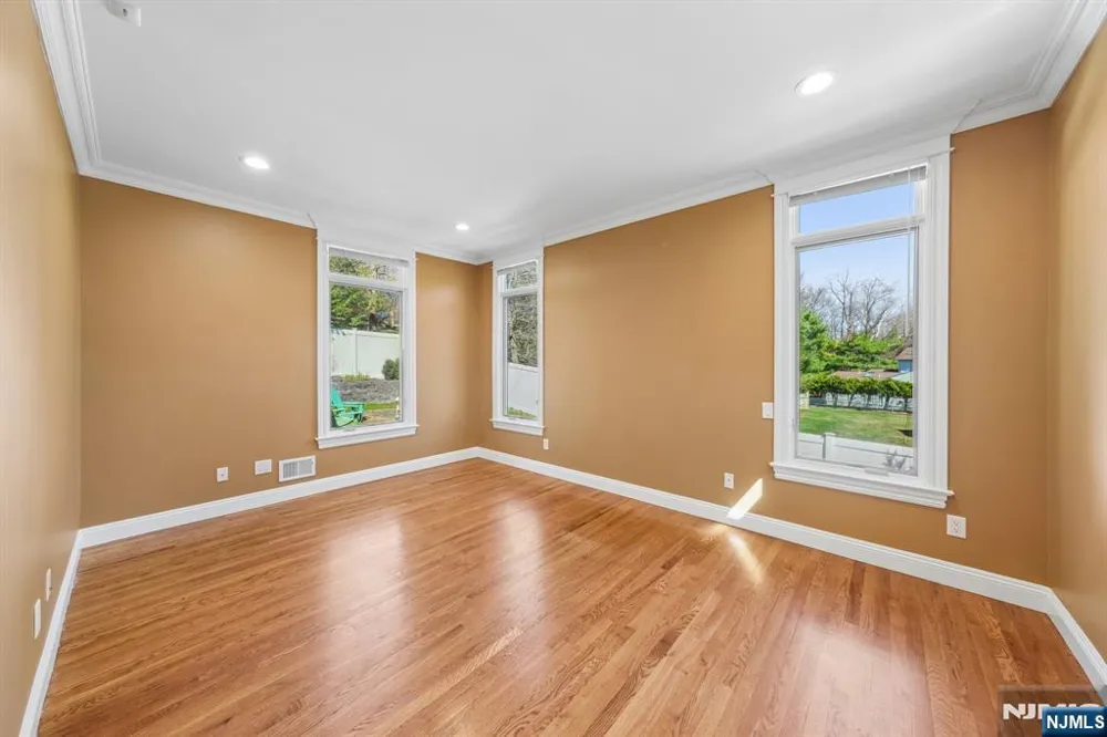 14 O Shaughnessy Lane Closter, NJ 07624