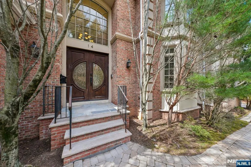 14 O Shaughnessy Lane Closter, NJ 07624