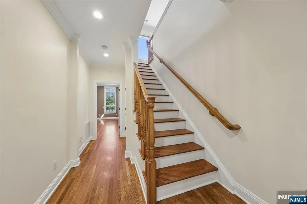 14 O Shaughnessy Lane Closter, NJ 07624