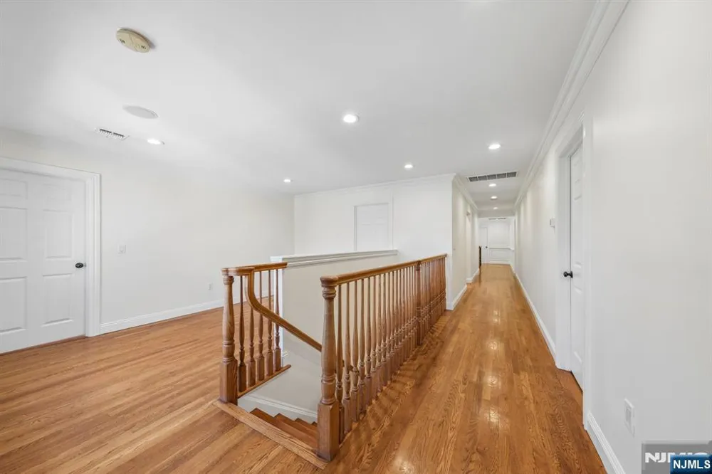 14 O Shaughnessy Lane Closter, NJ 07624