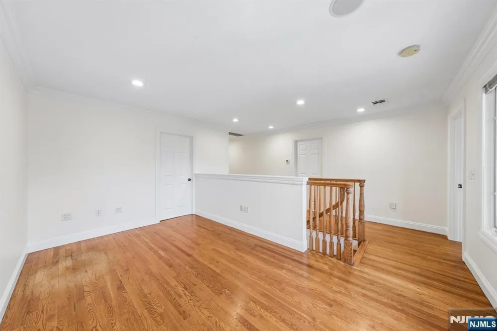 14 O Shaughnessy Lane Closter, NJ 07624