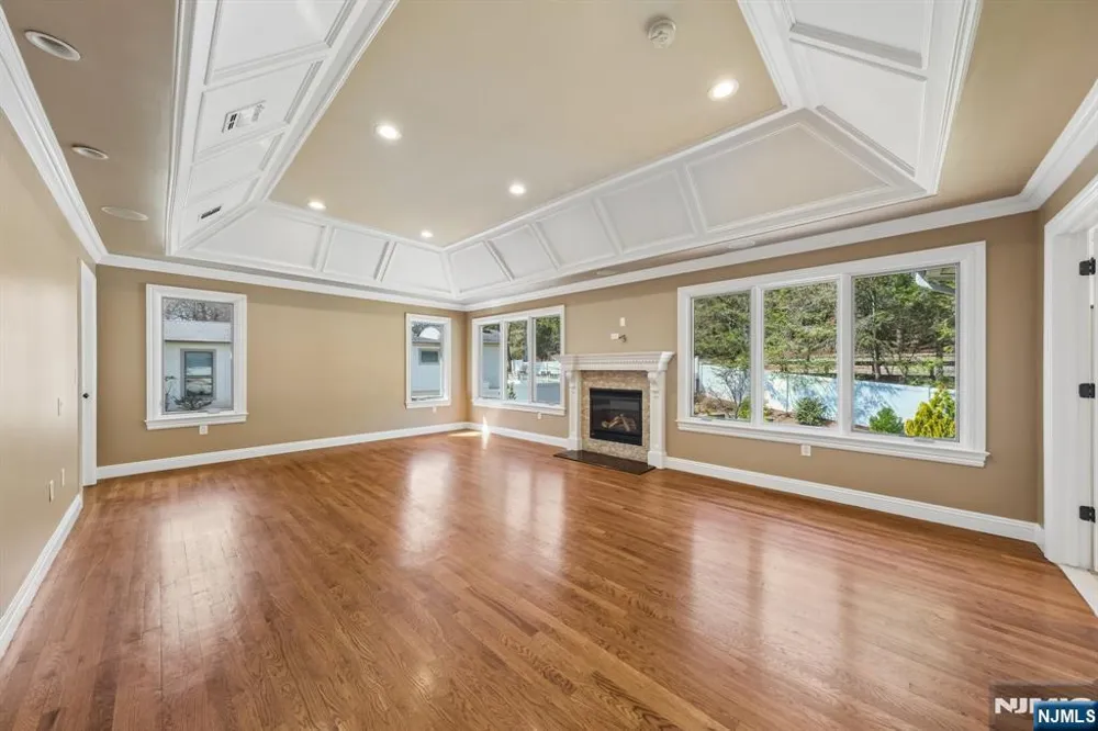 14 O Shaughnessy Lane Closter, NJ 07624