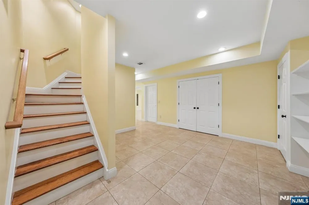 14 O Shaughnessy Lane Closter, NJ 07624