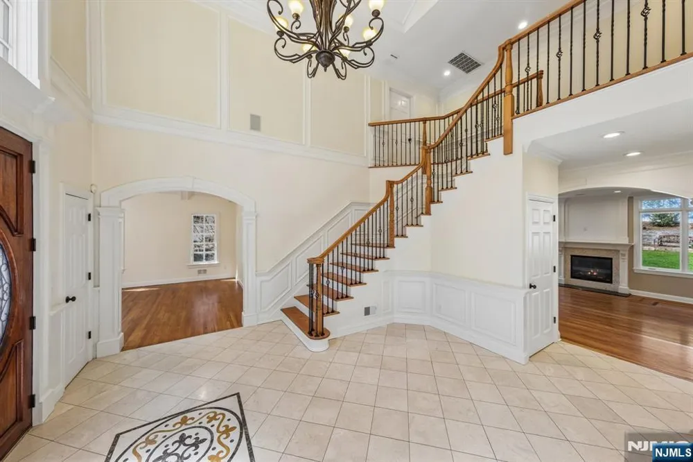 14 O Shaughnessy Lane Closter, NJ 07624