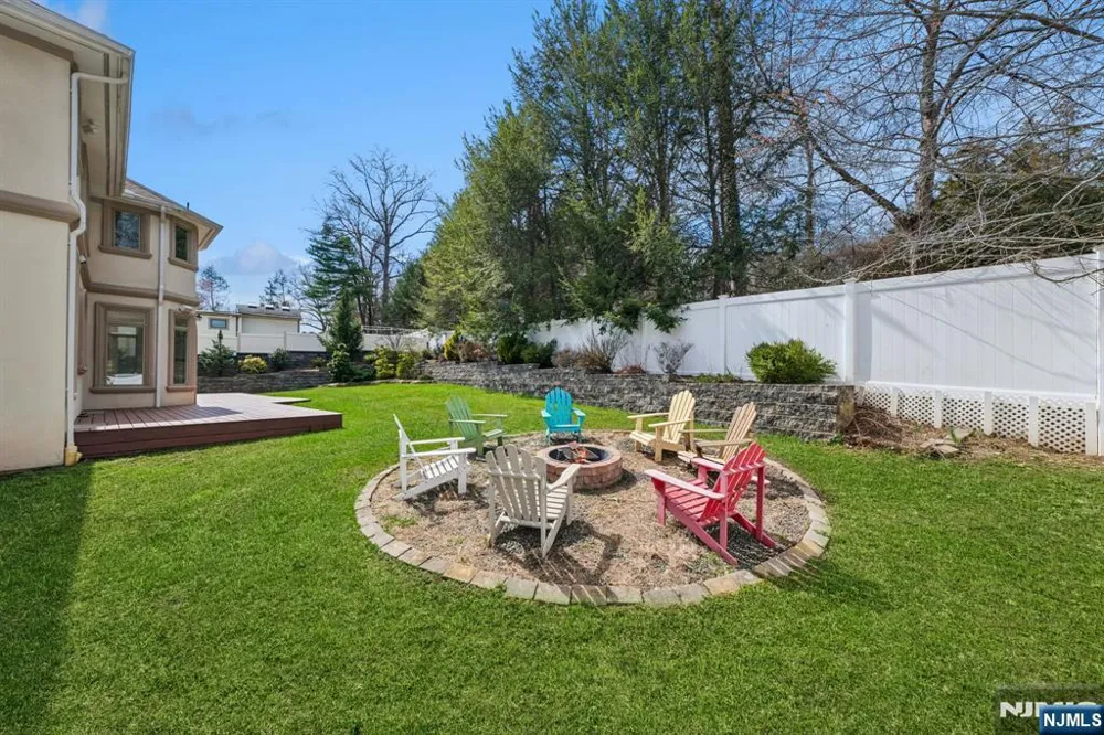 14 O Shaughnessy Lane Closter, NJ 07624