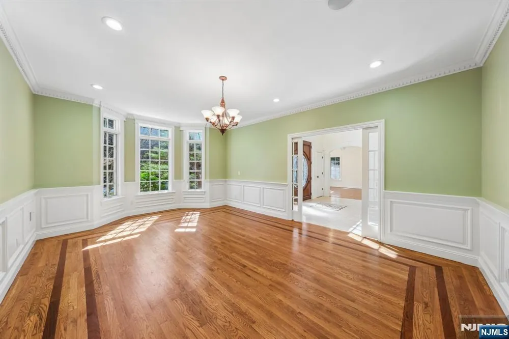 14 O Shaughnessy Lane Closter, NJ 07624