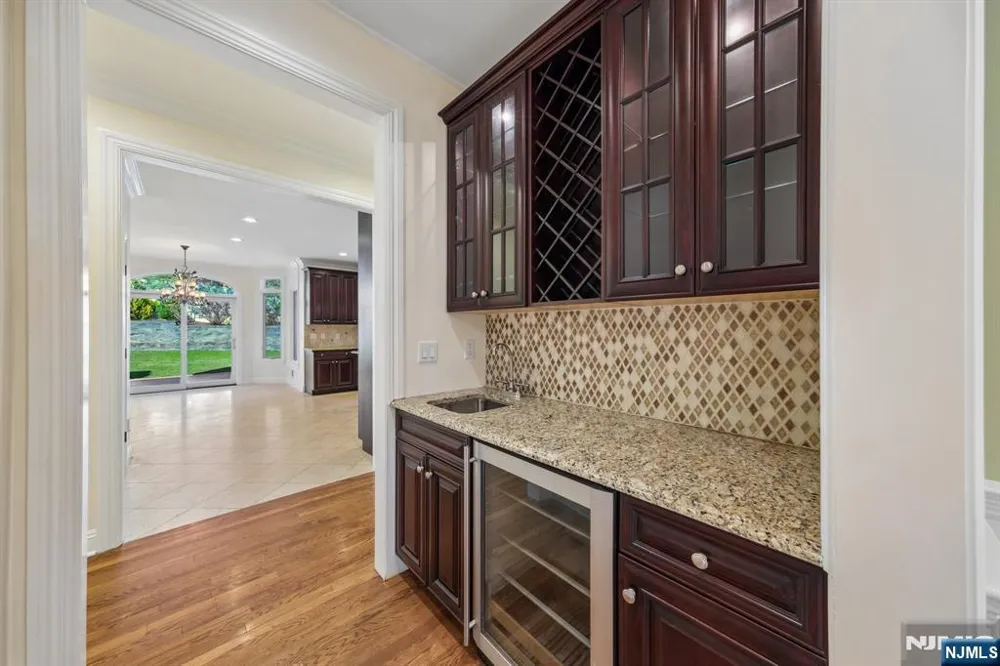 14 O Shaughnessy Lane Closter, NJ 07624