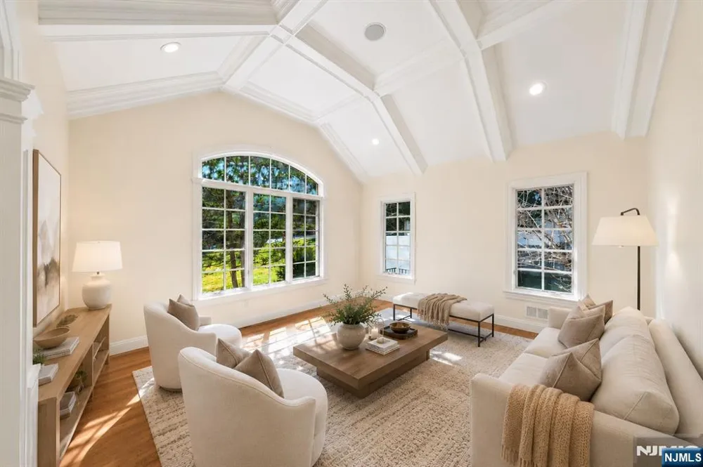 14 O Shaughnessy Lane Closter, NJ 07624