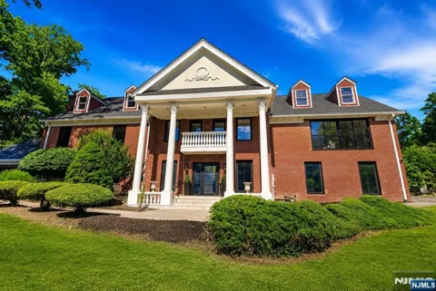 60 Brookside Drive