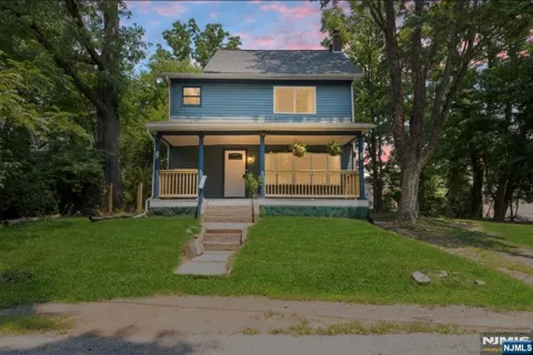 30 Henderson Street