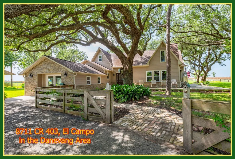 8711 County Road 403 El Campo, TX 77437