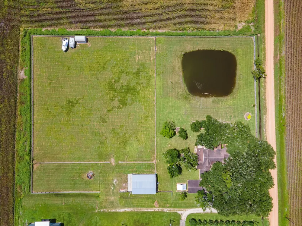 8711 County Road 403 El Campo, TX 77437