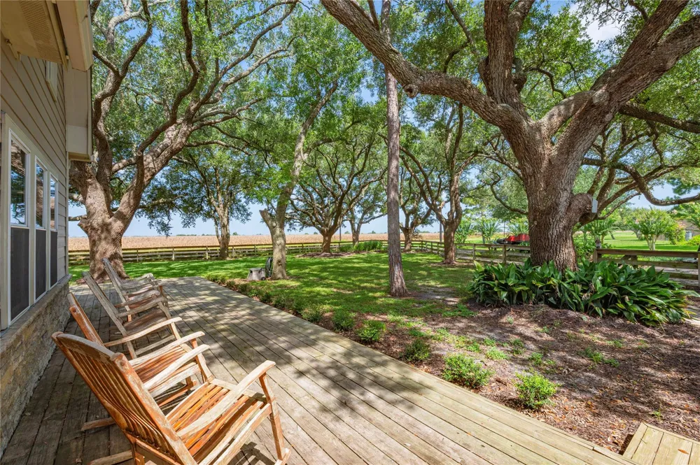 8711 County Road 403 El Campo, TX 77437