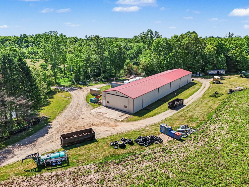 16470 E Ts Avenue E Fulton, MI 49052