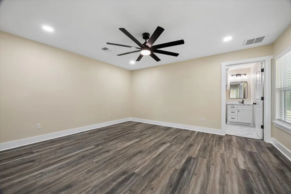 1190 County Road 146 Alvin, TX 77511
