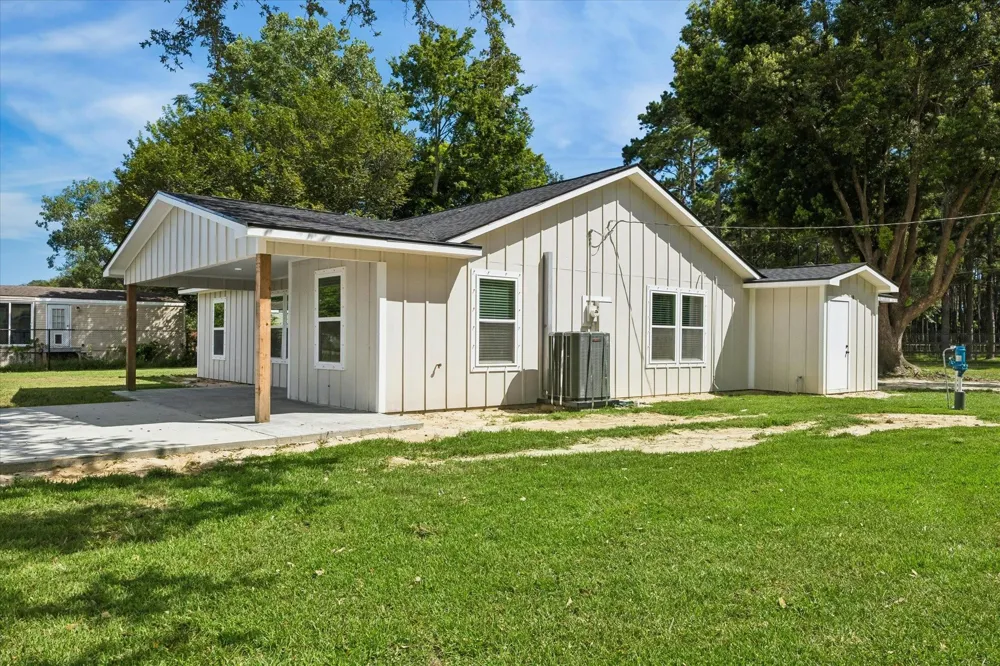 1190 County Road 146 Alvin, TX 77511
