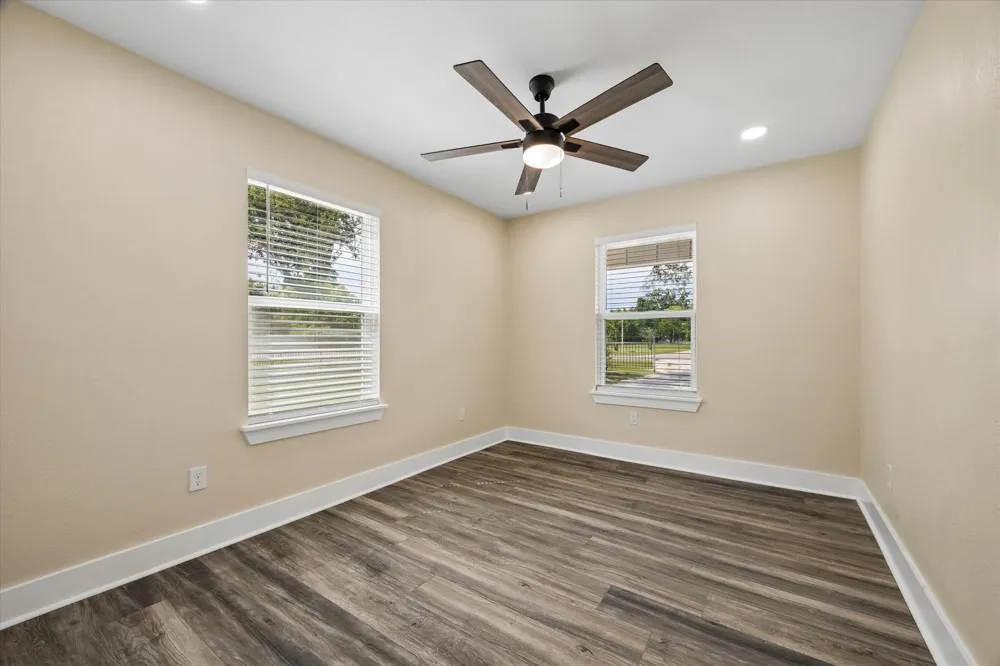 1190 County Road 146 Alvin, TX 77511