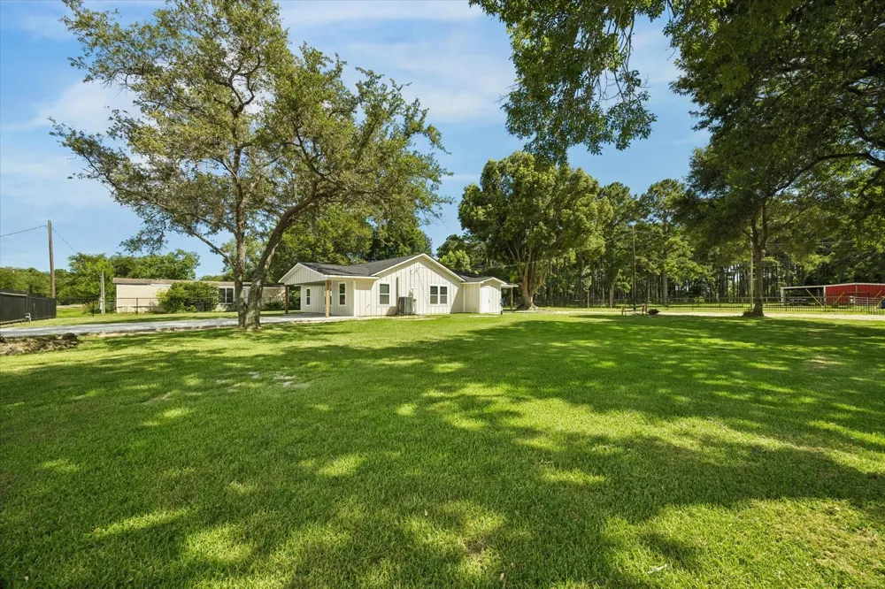 1190 County Road 146 Alvin, TX 77511