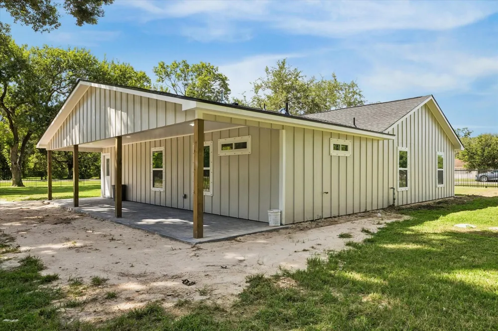 1190 County Road 146 Alvin, TX 77511