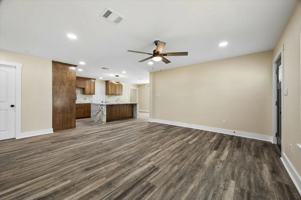 1190 County Road 146 Alvin, TX 77511