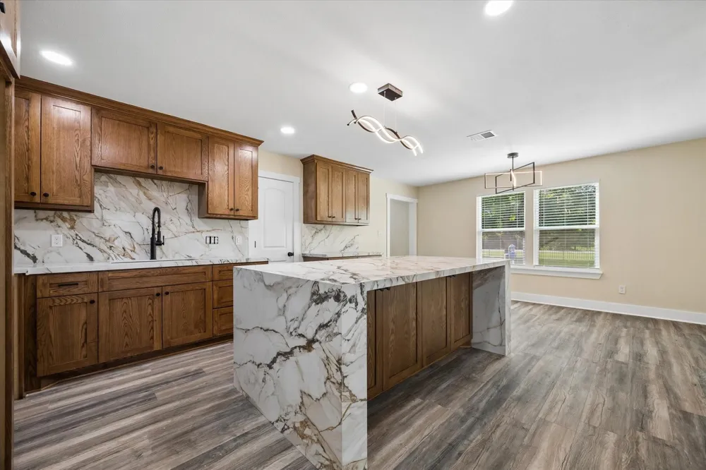 1190 County Road 146 Alvin, TX 77511