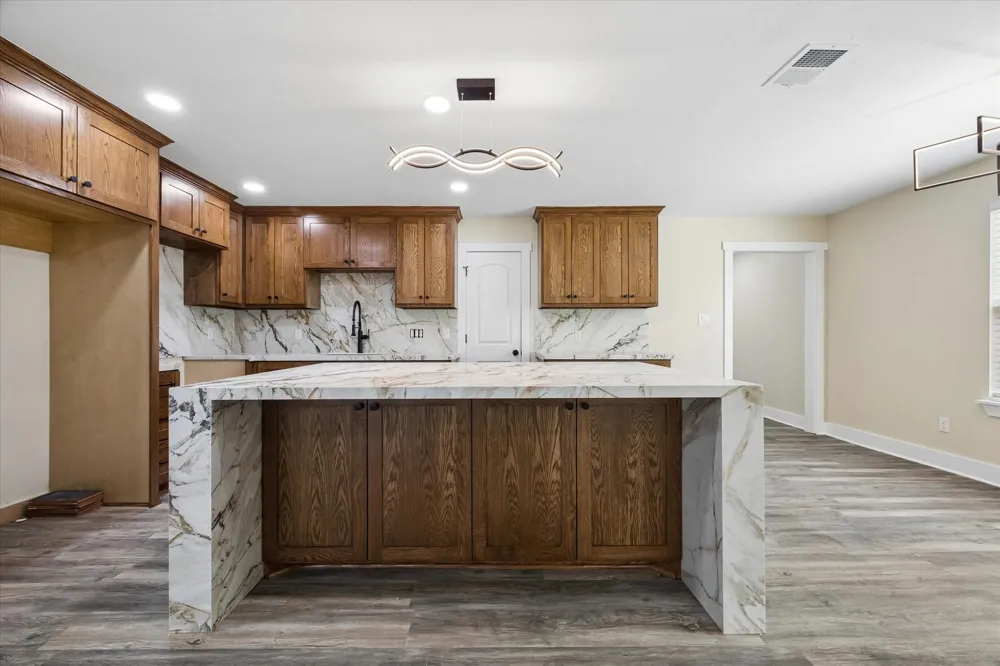 1190 County Road 146 Alvin, TX 77511