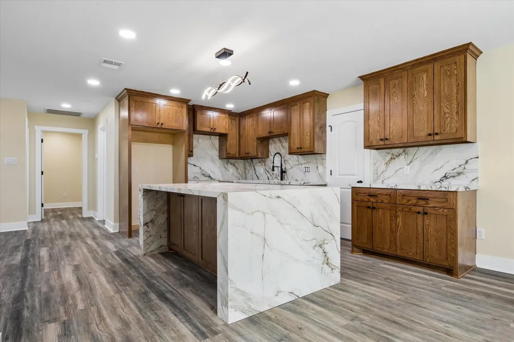 1190 County Road 146 Alvin, TX 77511