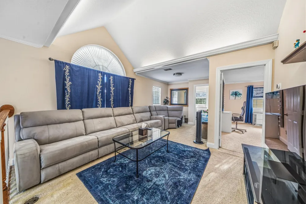4401 Holt Street Bellaire, TX 77401