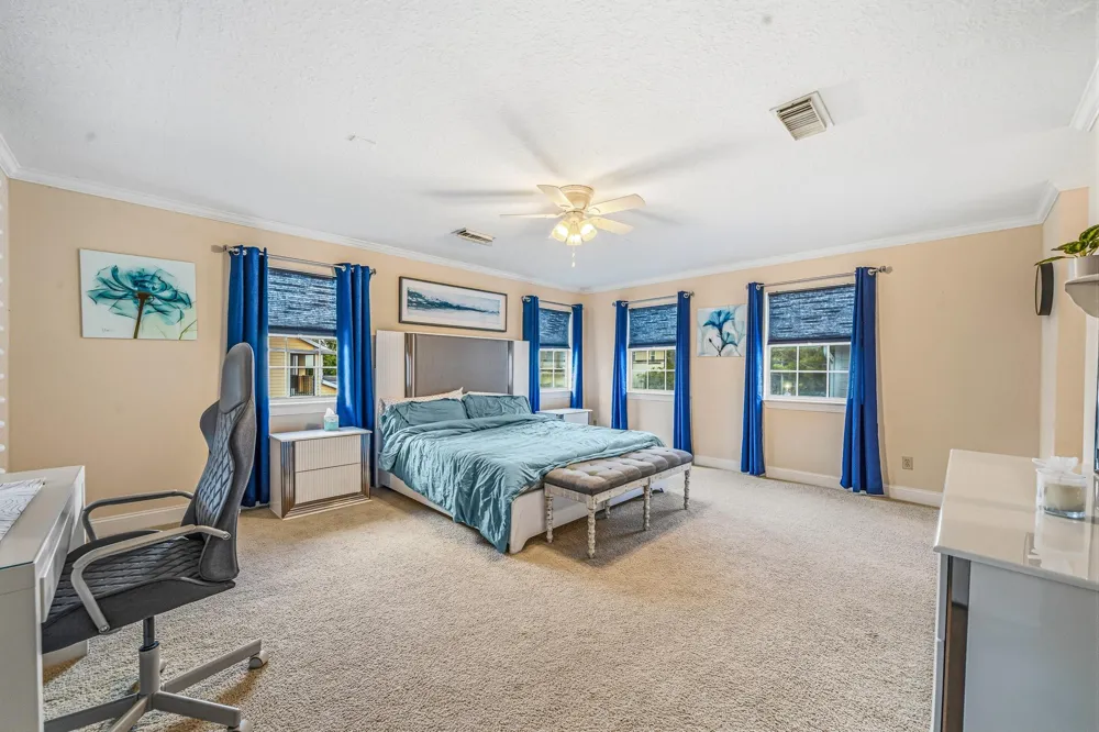 4401 Holt Street Bellaire, TX 77401
