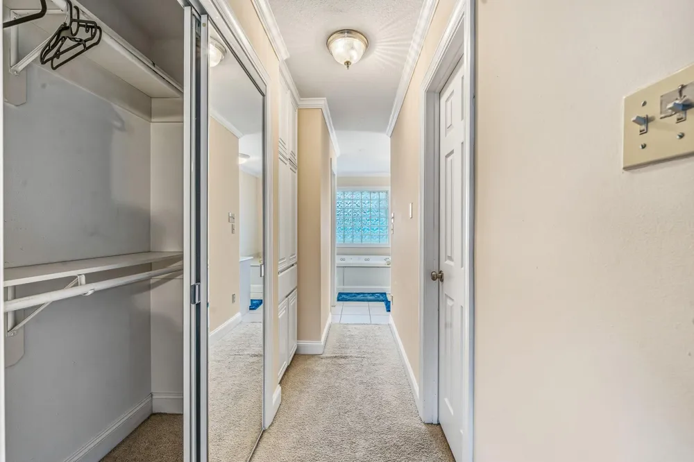 4401 Holt Street Bellaire, TX 77401