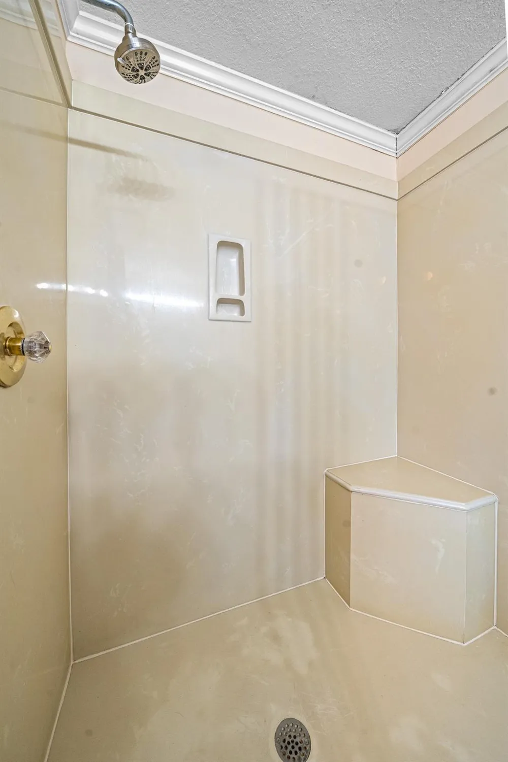 4401 Holt Street Bellaire, TX 77401