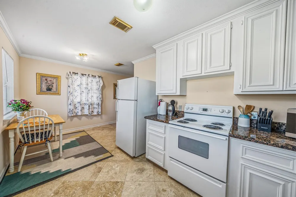 4401 Holt Street Bellaire, TX 77401