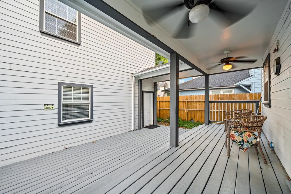 4401 Holt Street Bellaire, TX 77401