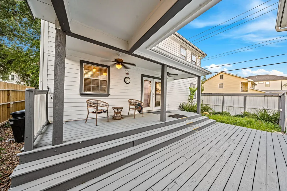 4401 Holt Street Bellaire, TX 77401