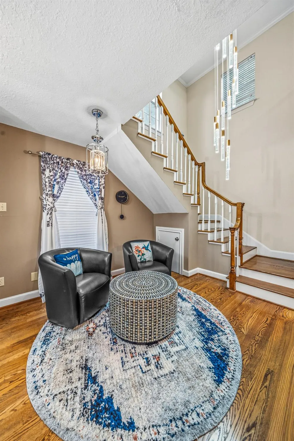 4401 Holt Street Bellaire, TX 77401