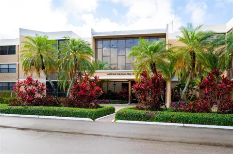 16400 NE GOLF CLUB RD #305