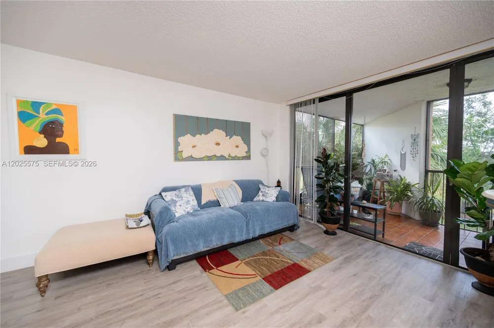 16400 NE GOLF CLUB RD #305 Weston, FL 33326