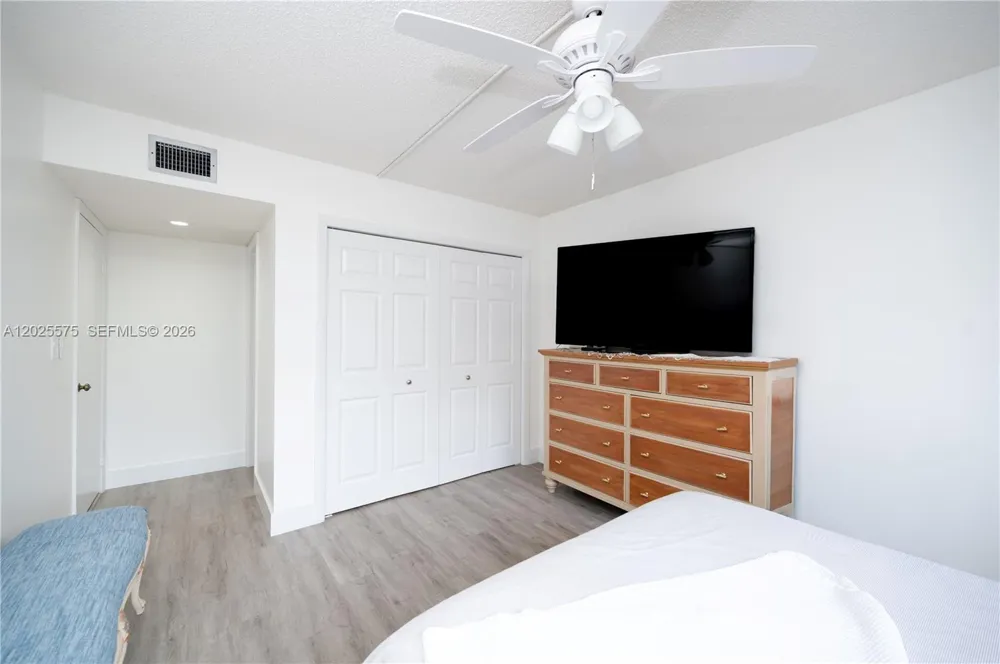 16400 NE GOLF CLUB RD #305 Weston, FL 33326