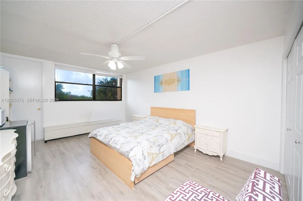 16400 NE GOLF CLUB RD #305 Weston, FL 33326