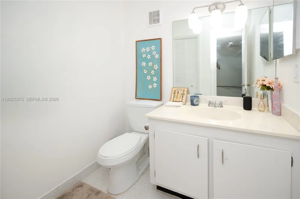 16400 NE GOLF CLUB RD #305 Weston, FL 33326