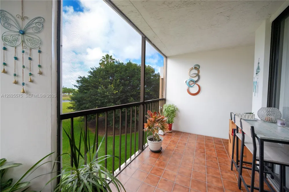16400 NE GOLF CLUB RD #305 Weston, FL 33326