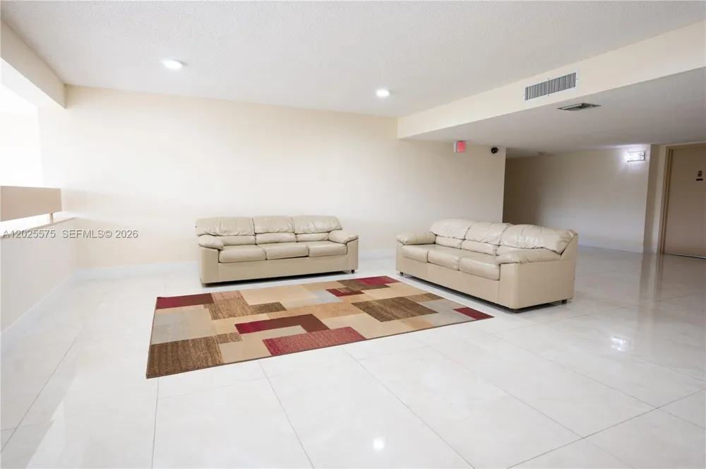 16400 NE GOLF CLUB RD #305 Weston, FL 33326