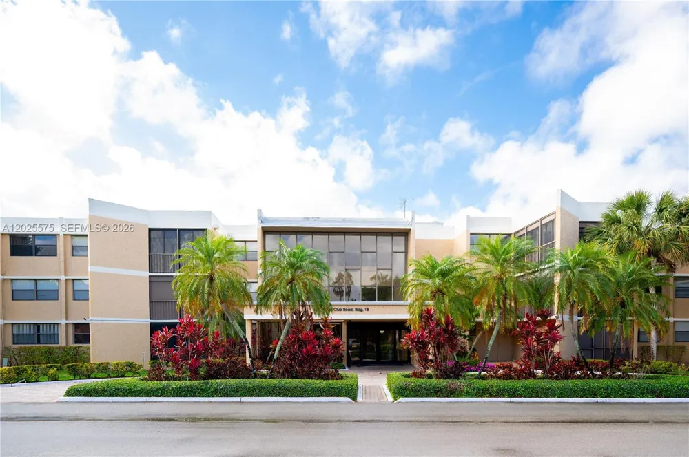 16400 NE GOLF CLUB RD #305 Weston, FL 33326
