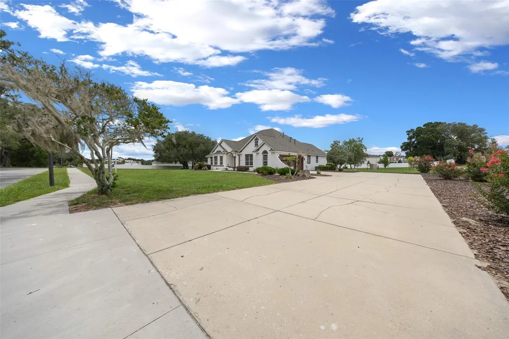 5092 NE 81ST BOULEVARD Wildwood, FL 34785