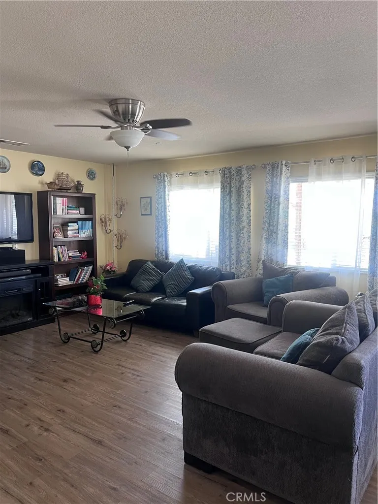 14416 Tawney Ridge Ln Victorville, CA 92394