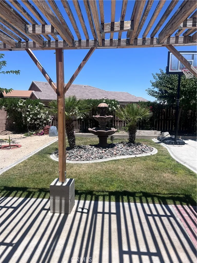 14416 Tawney Ridge Ln Victorville, CA 92394